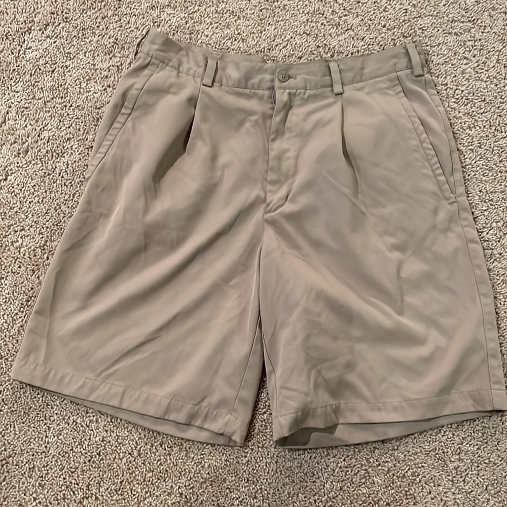 Nike golf shorts - Picture 3 of 5